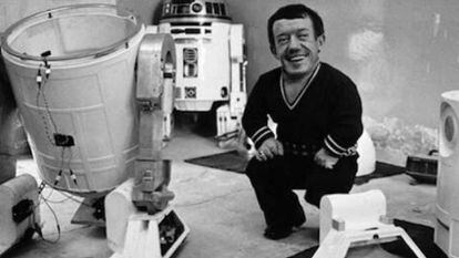 Muere Kenny Baker, el actor dentro de R2-D2 en ‘Star Wars’