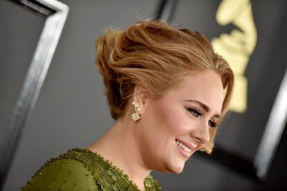 Adele, en los premios Grammy celebrados en febrero de 2017 en Los Ángeles, California.