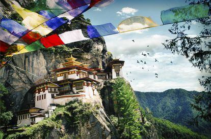 Monasterio de Taktshang Goemba, el famoso Nido del Tigre, enclavado a 3.200 metros de altitud.