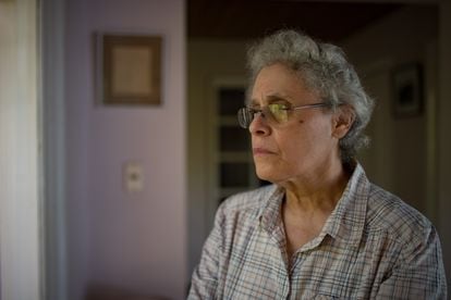 Dora María Tellez retratada en su casa en Managua, en julio de 2018.