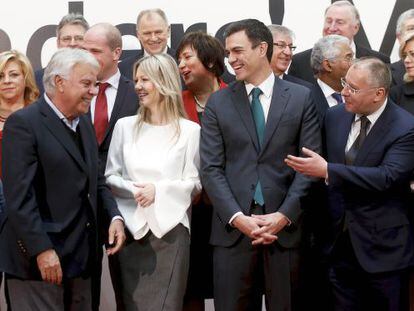 Foto de familia del encuentro socialista que se celebra en Madrid.