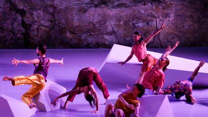 Un momento de la coreografía de Marina Mascarell para el Nederlands, en el Grec.