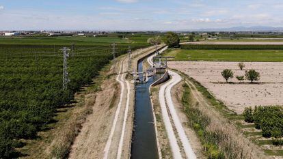 El Canal d'Urgell, la gran obra hidráulica de Cataluña, imprescindible para la huerta y los cereales más importantes de Cataluña.