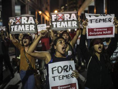 Marcha contra la destituci&oacute;n de Dilma Rousseff en Brasil.