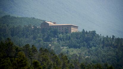 Monasterio de Leyre (Navarra), ubicado en la sierra del mismo nombre.