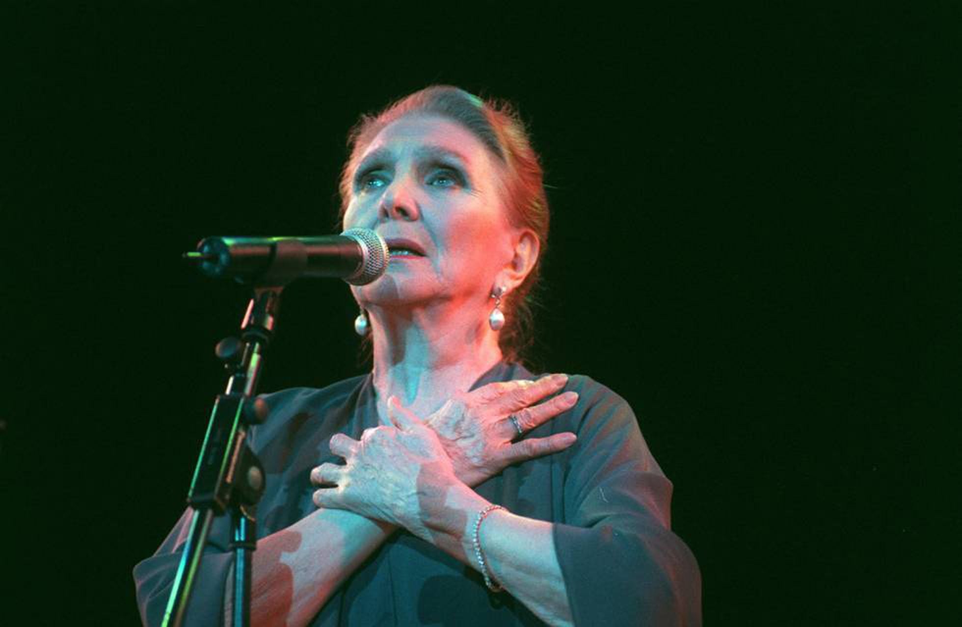 Diez canciones inolvidables de María Dolores