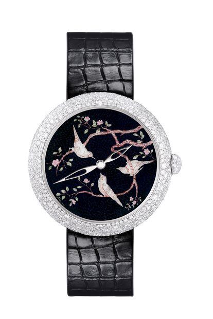 Este reloj de Chanel con diamantes recoge una escena que parece sacada de un haikku (poema) japonés (c.p.v).