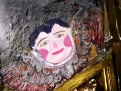 Captura de vídeo del ángel pintado en el retablo de la iglesia de San Sebastián, en Reinosa.