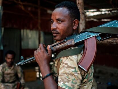 Un miembro de las Fuerzas Especiales de Amhara en Dasha, Etiopía, el 25 de noviembre.
