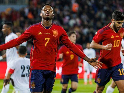 El delantero de España Ansu Fati celebra tras marcar el durante el encuentro amistoso entre las selecciones España y Jordania antes del Mundial de Qatar 2022.