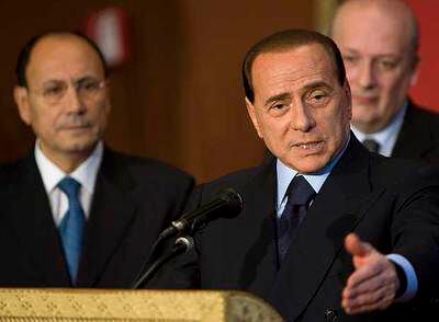 Silvio Berlusconi, líder de la coalición de centro-derecha italiana, ayer en el Senado.
