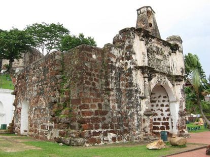 Restos del fuerte portugués de A Famosa, en Malaca, Malasia.