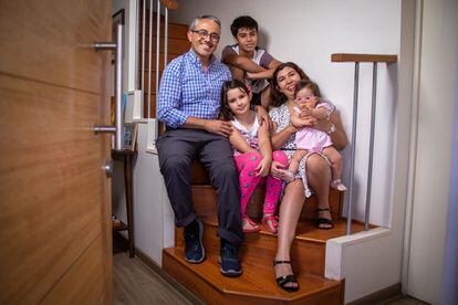 Alejandro Ponce y su esposa Elizabeth Melero tienen tres hijos, y los dos mayores, de 14 y nueve años, van al San Ignacio. Pincha en la imagen para ver la fotogalería completa. 