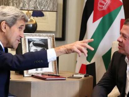 El rei Abdullah de Jordània rep el secretari d'Estat dels EUA, John Kerry.