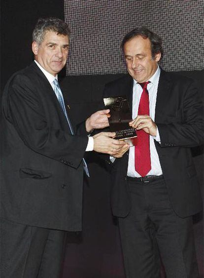 El presidente de la RFEF, Ángel María Villar, y el de la UEFA, Michel Platini, el pasado noviembre.
