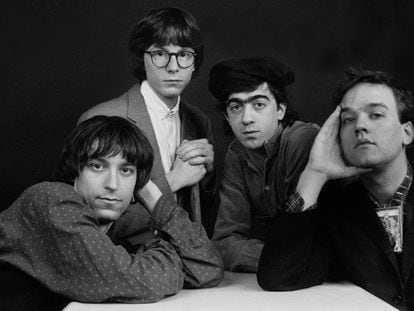 R.E.M. a mediados de los ochenta. De izquierda a derecha: Peter Buck, Mike Mills, Bill Berry y Michael Stipe.