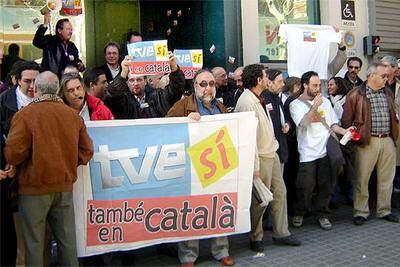 Trabajadores de TVE protestan en Barcelona por el recorte de la programación regional el pasado día 10.