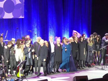 Varios de los músicos participantes en el concierto homenaje a Cecilia el pasado 9 de noviembre en el Palacio de Congresos de Madrid.