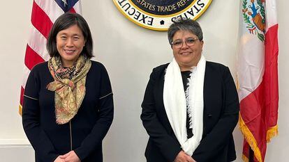 Raquel Buenrostro y Katherine Tai en las oficinas del ejecutivo estadounidense, en Washington, este jueves.