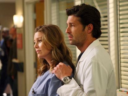 Meredith Grey (Ellen Pompeo) con el doctor Derek Shepherd (Patrick Dempsey) en la serie de televisión "Grey's Anatomy" de Walt Disney Television.