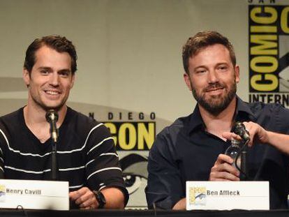 Henry Cavill (izquierda), y Ben Affleck, en la presentación en la Comic-Con de 'Batman V. Superman'.