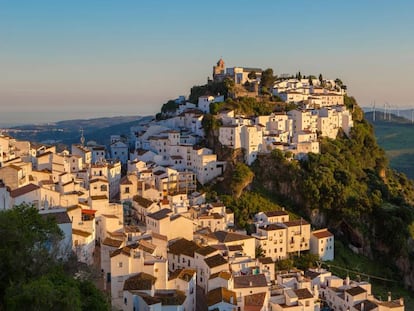 Panorámica del pueblo malagueño de Casares. 