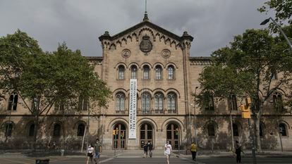 Fachada principal del edificio histórico de la Universidad de Barcelona, una de las obras más destacadas de Elies Rogent.