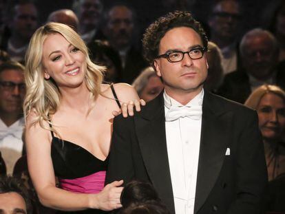 Los actores de ‘The Big Bang Theory’, Kaley Cuoco y Johnny Galecki.