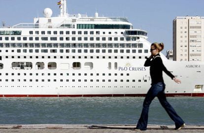  Imagen de un crucero en el puerto de C&aacute;diz.