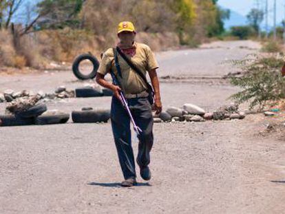 Miembros de la autodefensa ciudadana en La Ruana (Michoacán).