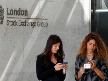 Trabajadores de la Bolsa de Londres.