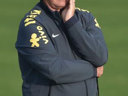 Scolari, durante una sesi&oacute;n de entrenamiento.