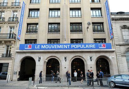 Sede del partido del presidente francés, la UMP, que ayer fue registrada por la policía en la investigación por tráfico de influencias.