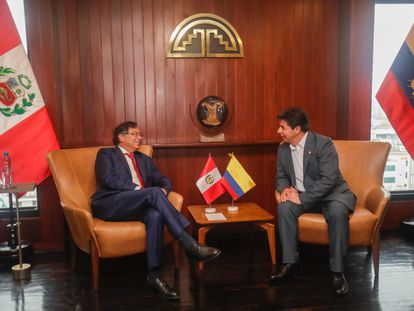 El presidente de Colombia, Gustavo Petro, se reúne con el presidente de Perú, Pedro Castillo, en Lima.