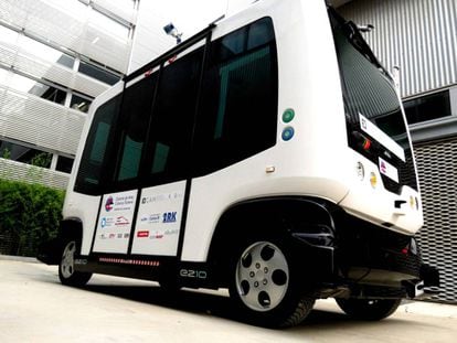 Un autobús con inteligencia artificial para hacer rutas turísticas entre volcanes este verano