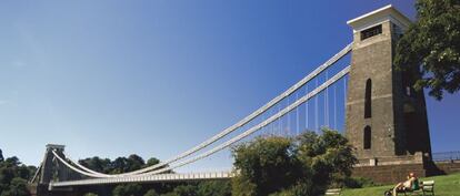 El puente colgante de Bristol (Reino Unido), Ciudad Verde Europea de 2015.