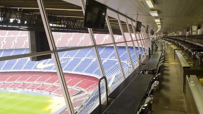Tribuna de premsa del Camp Nou situada a la tercera graderia de tribuna de l'estadi.
