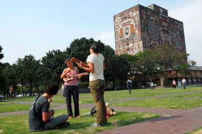 Imagen del exterior del edificio de la Universidad Nacional Autónoma de México (UNAM), que ha ganado el Premio Príncipe de Asturias de Comunicación y Humanidades 2009.