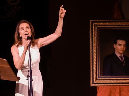 La cantante Ana Belén interviene durante el acto 'Lorca, retrato de un poeta' en el Ateneo de Madrid, el 28 de junio de 2023.