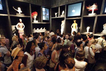 Aspecto de una sala de la muestra de McQueen en el Metropolitan, en agosto.