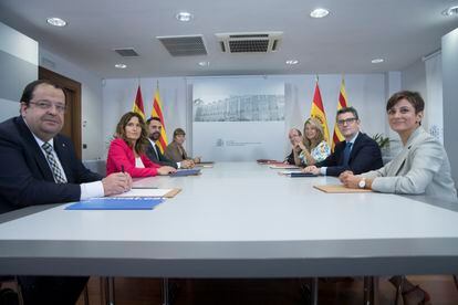 Imagen de archivo de la última reunión de la mesa de diálogo entre el Ejecutivo central y el catalán, el pasado mes de julio en Madrid.