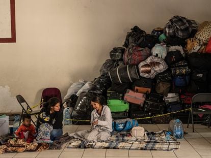 Migrantes en el albergue Embajadores de Jesús en Tijuana, uno de los más grandes de la frontera norte de México.