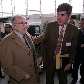Santiago Carrillo y el ex ministro Manuel Pimentel.