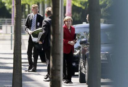 Angela Merkel antes de reunirse con la oposici&oacute;n.