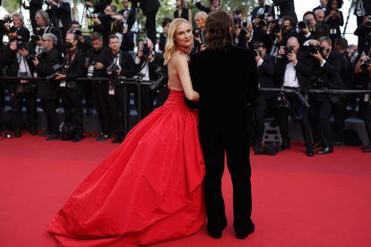La actriz germano-estadounidense Diane Kruger y el actor estadounidense Norman Reedus llegan este martes al Festival de Cannes para la proyección de 'L'Innocent'.
