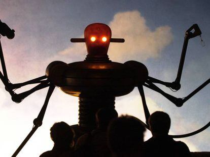 Un robot armado, en una exposición en Hanover (Alemania), en el año 2000.