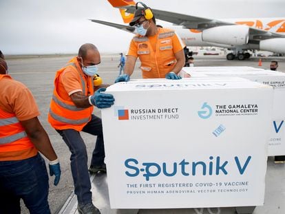 Un cargamento de vacunas Sputnik V llega a Caracas el 29 de marzo.