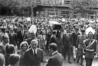 Funeral por el subinspector Francisco Anguas Barragán, el 26 de septiembre de 1973 en Barcelona.