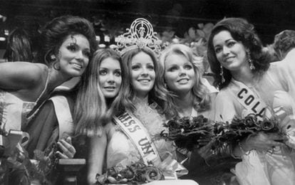 Con 20 años, Amparo Muñoz (en el centro) logró el título de Miss Universo en Manila (Filipinas), en 1974, el primero que ganaba una española.