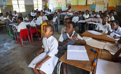 Una clase de la escuela primaria Nkomo, en Mnqobokazi (Sudáfrica).